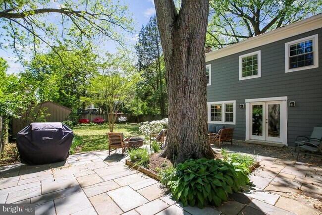 Photo - 1812 Brisbane St