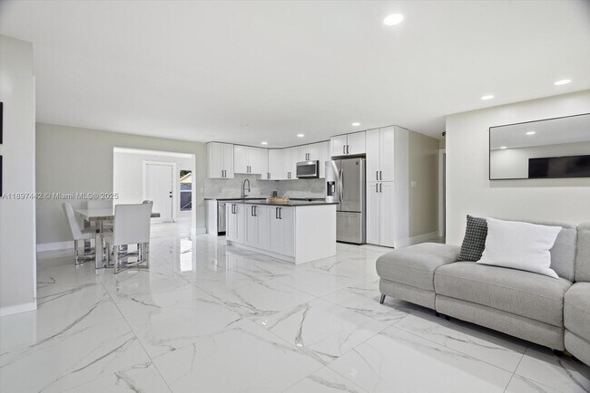 Photo - 6948 NW 8th Ct Casa