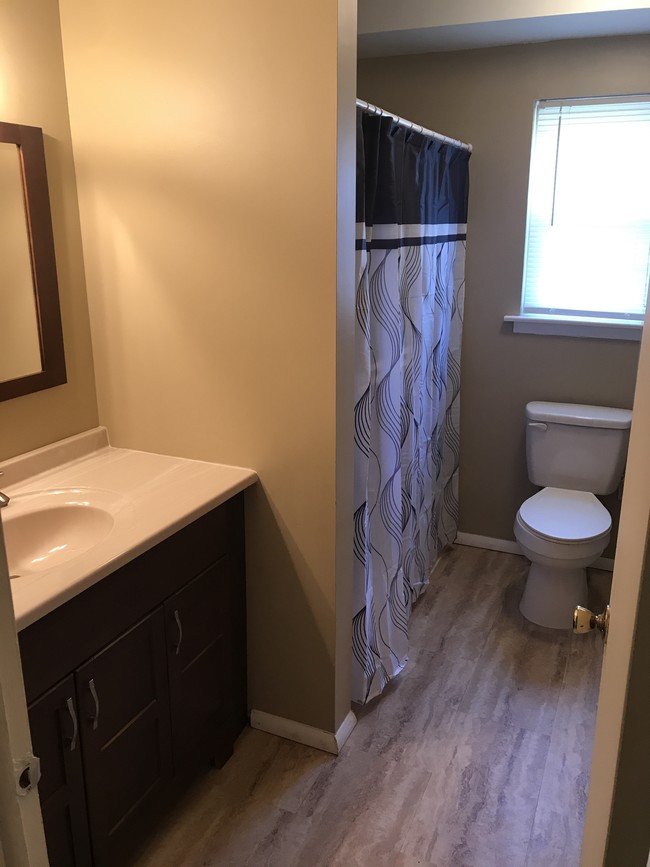 Building Photo - 58 Eaves Mill Rd Unit One bedroom condo