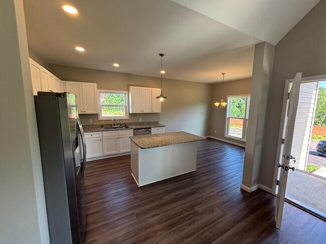 158 Apache Ln