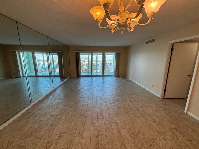 Photo - 420 64th Ave