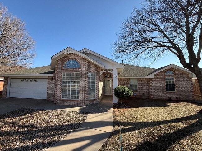 Building Photo - 4 Bed Brick Home! Zia School District! - Pets Welcome!!!