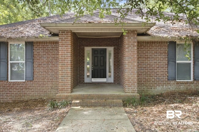 Photo - 905 Ryan Ave