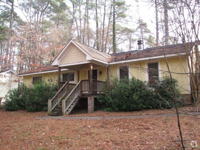 Building Photo - 2813 Dogwood Rd Rental