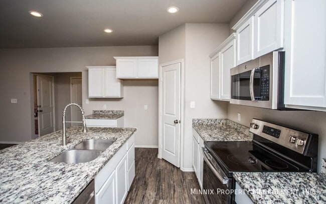 Photo - 1713 102nd St