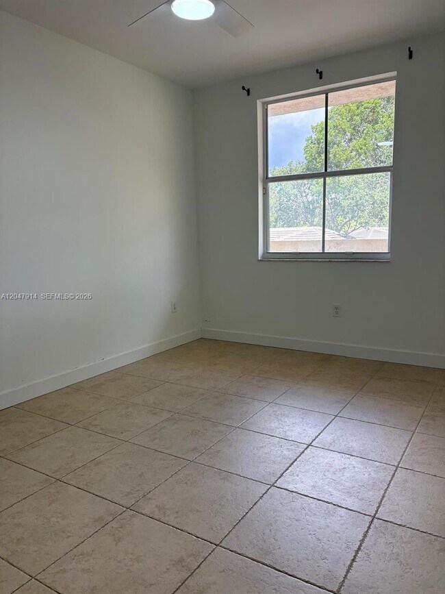2080 Greenview Shores Blvd Unit 410