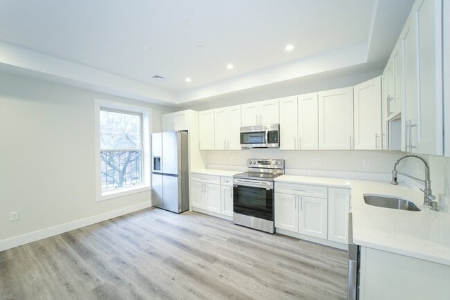 Photo - 424 Marlborough St Unit 1