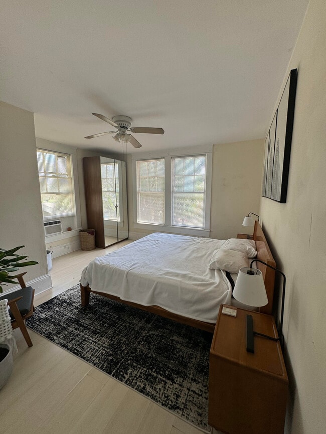 Building Photo - 215 S Howard Ave Unit C