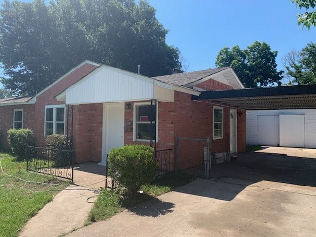 Photo - 2931 Grassmere St