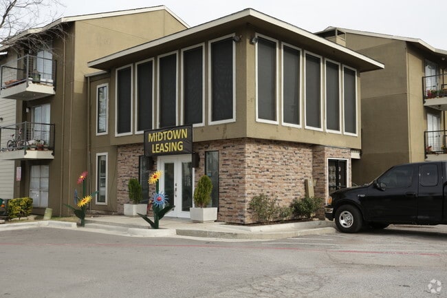 Photo - Lyric Midtown Apartments