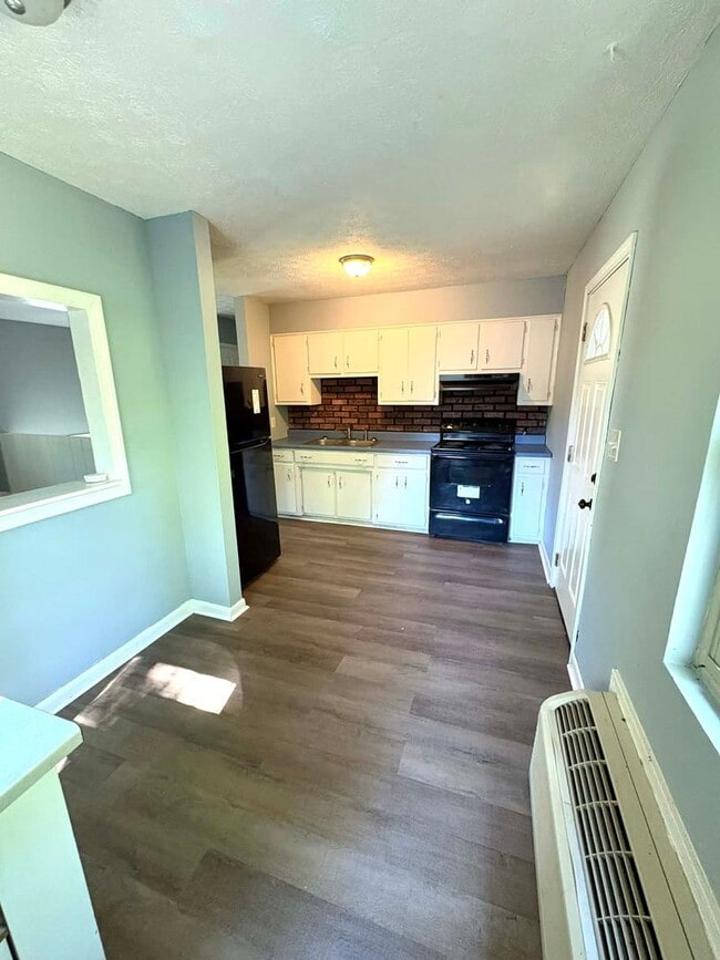 Photo - Cozy & Convenient Living!