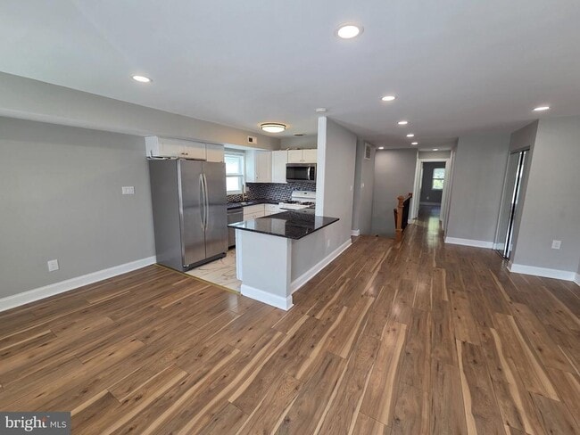 Photo - 1701 Scotchbrook Dr