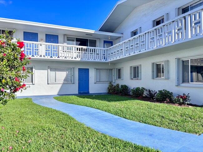 Building Photo - 1950 Lake Osborne Dr Unit #3