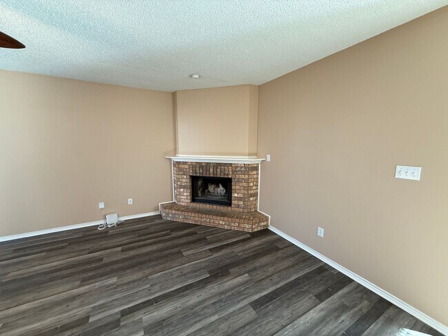 Photo - 6519 88th St