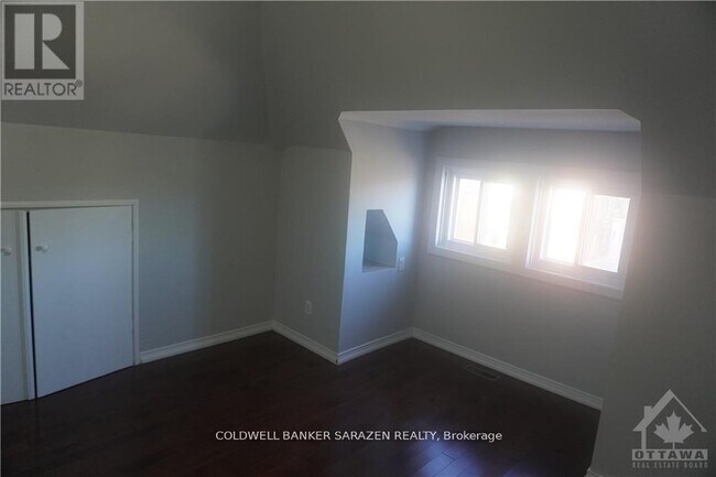 Photo - 326 Flora St