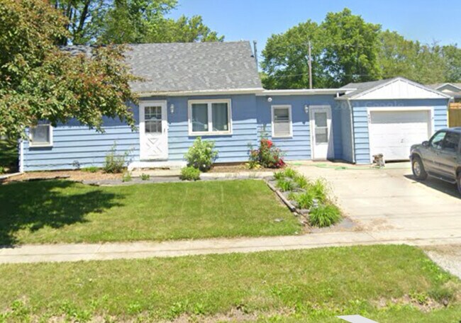 Photo - 695 Iowa Ave