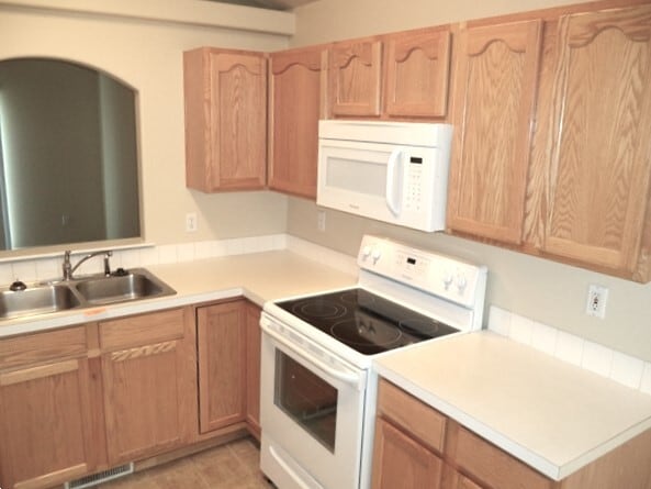 Photo - 600 S Queens Dr