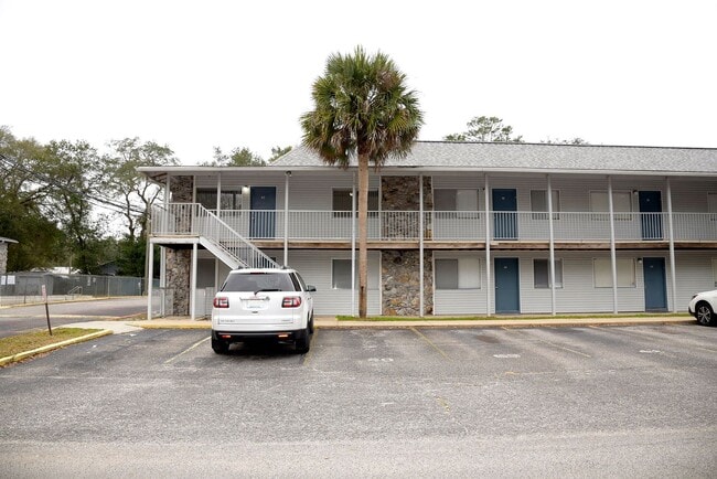 Photo - Charming 2 Bedroom in Prime Location! Unit 11
