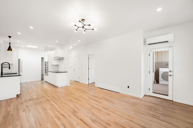 Building Photo - 3BD, 2BA Boulder Condo Walking Distance to Pearl Street