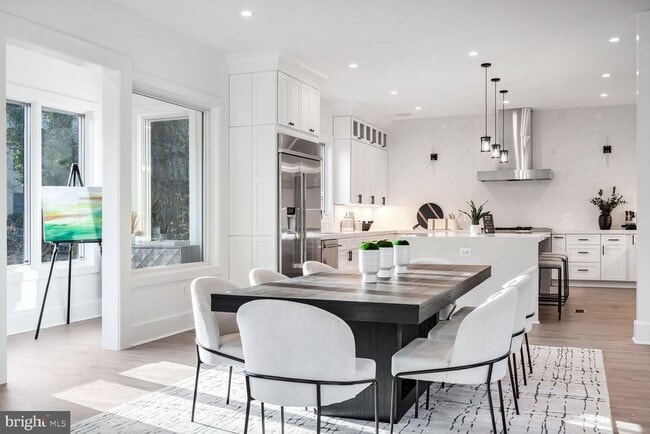 Photo - 2936 N Oxford St