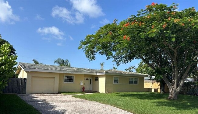 Building Photo - 1811 NE 43rd St Rental