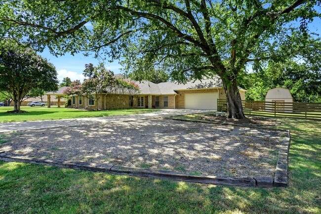 Photo - 2412 Emerald Cir