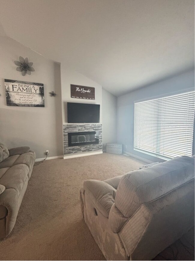 Photo - Beautiful Split-Level in BENNINGTON