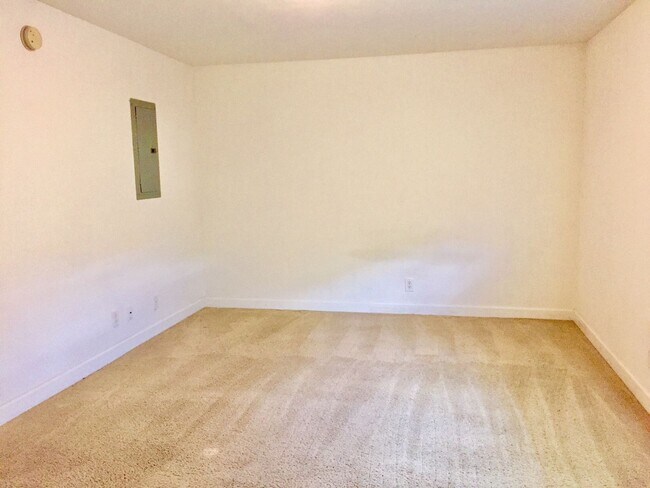 Photo - 169 Oxford Square Townhomes