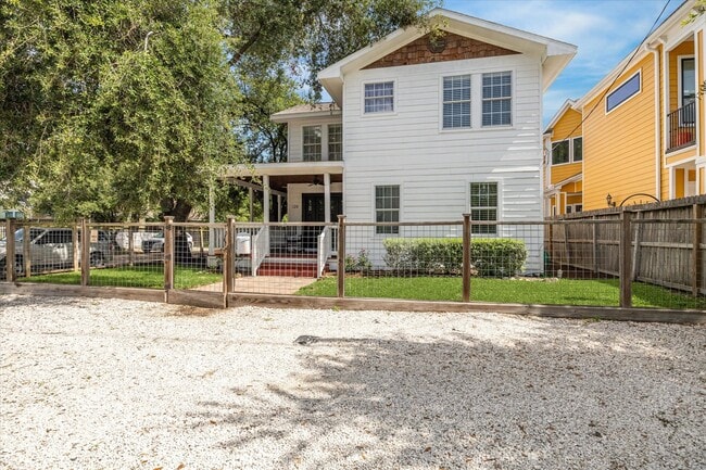 Photo - 529 Fugate St