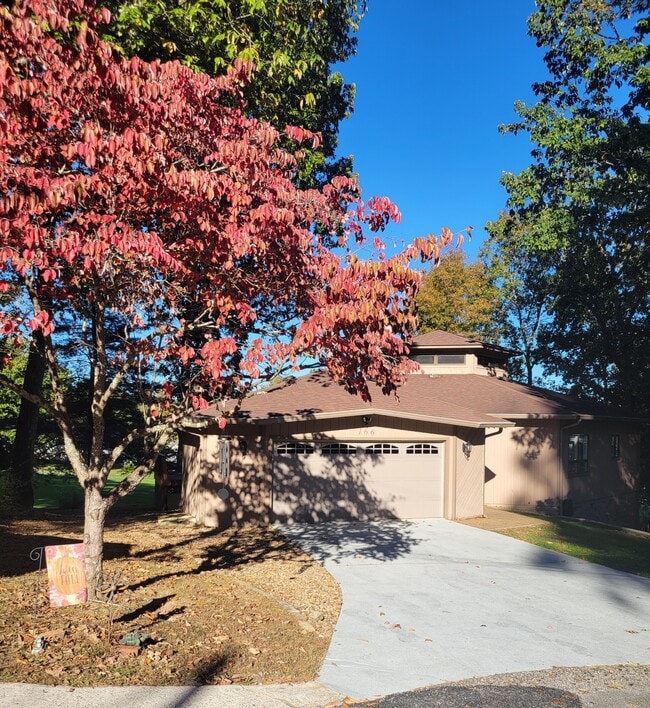 Building Photo - 166 Baltusrol Rd