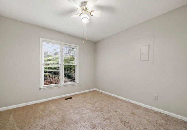 Photo - 1408 Roy Averette Dr