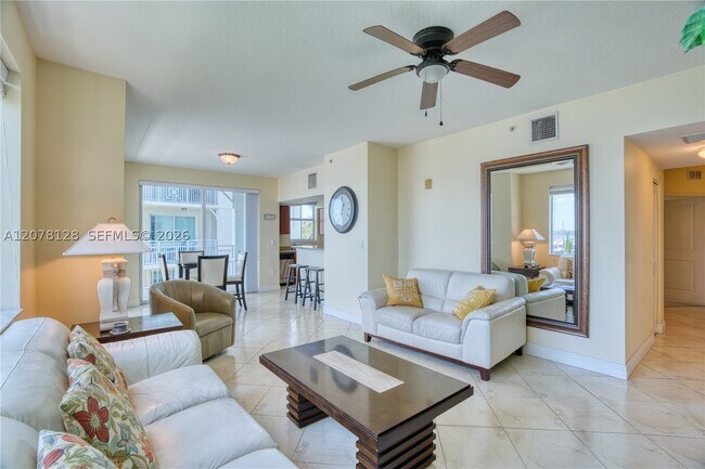 Photo - 815 NW Flagler Ave Unit 305