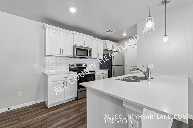 Photo - 12010 Rush St