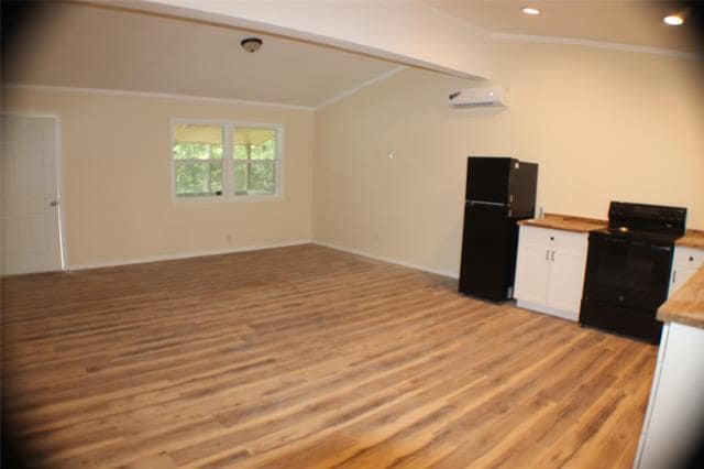 Photo - 148 E Golden Oaks Dr