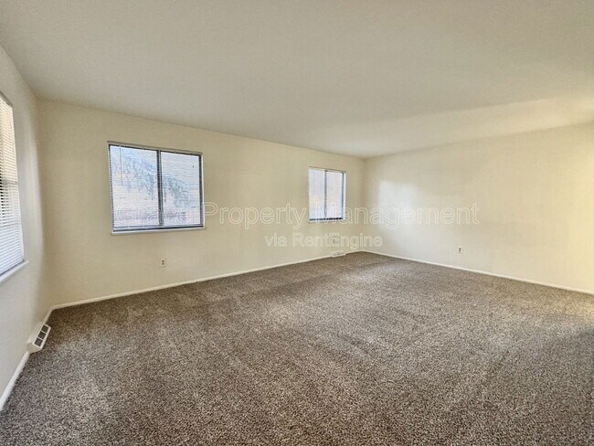 Photo - 5728 S Kenton St