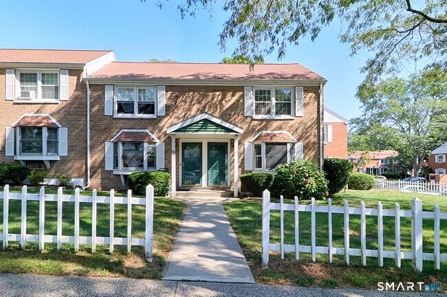 Photo - 240 Sunnyridge Ave Unit 121