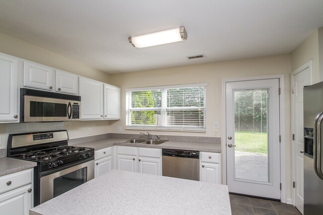 Photo - 1701 Stone Hollow Ct