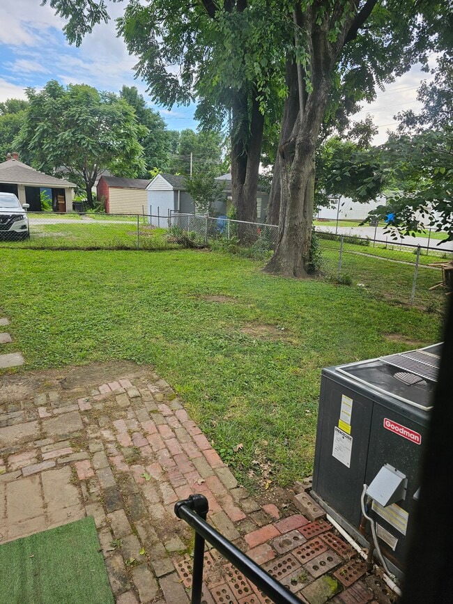 Backyard and parkjng - 714 Longfield Ave