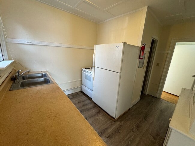 Building Photo - 2 Valley St Unit Suite C