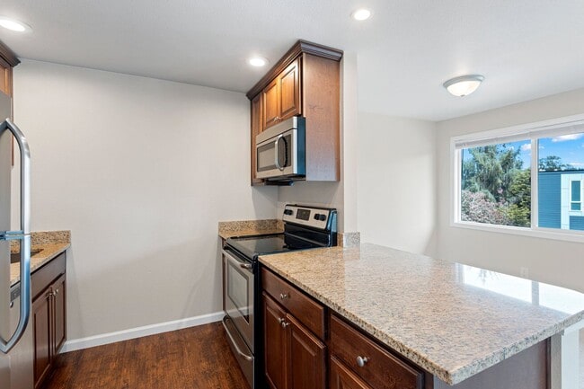 Photo - Bayshore Vista Apartments