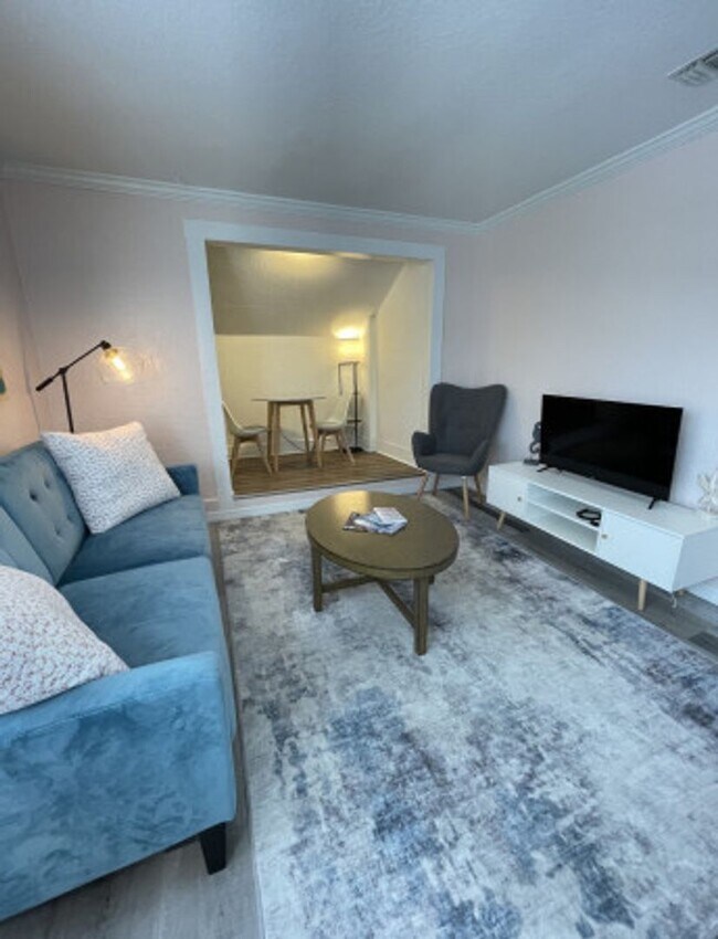 Building Photo - 623 Mound Park Way S Unit B Rental