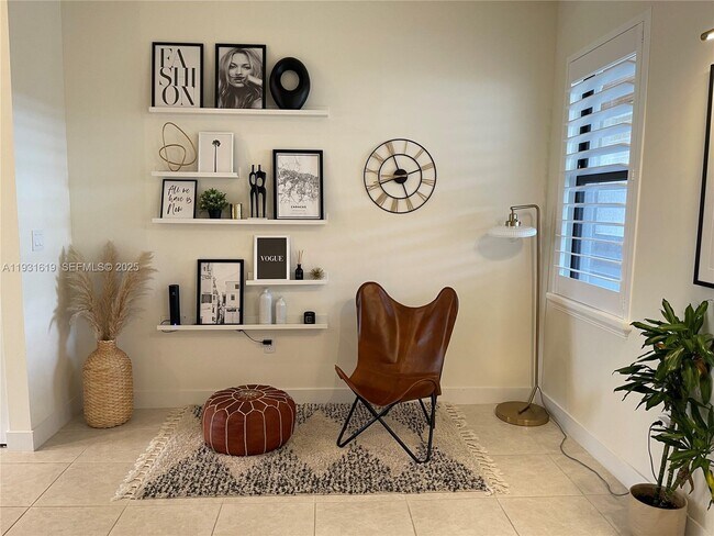 Photo - 8175 NW 104th Ave Unidad 33