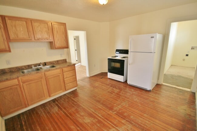 Photo - Spacious 1 Bed Dupex!