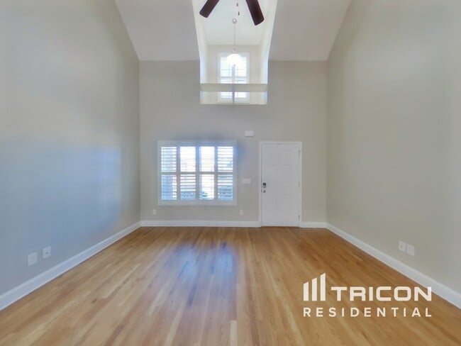 Photo - 8820 Cole St