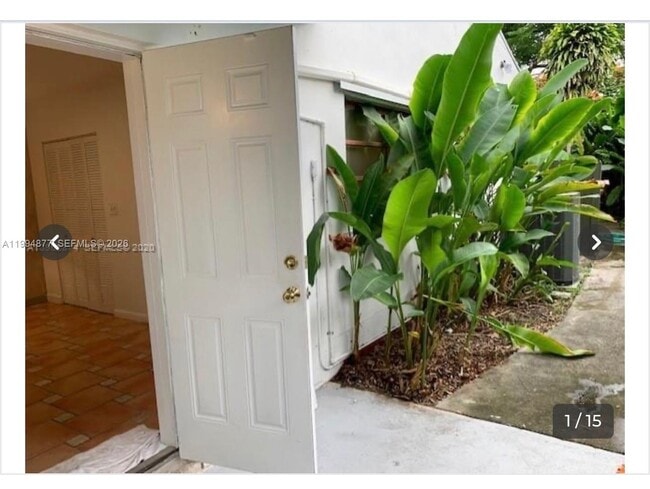 Building Photo - 4230 SW 11th St Unit 0