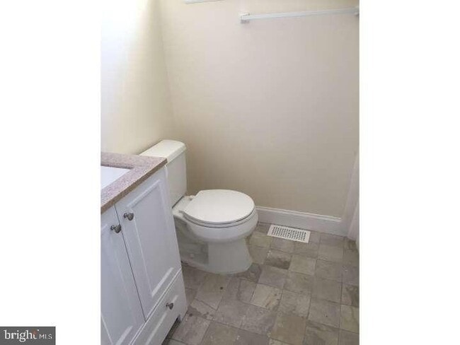 Photo - 208 Haddon Rd
