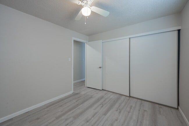 Candlewyck Apartments