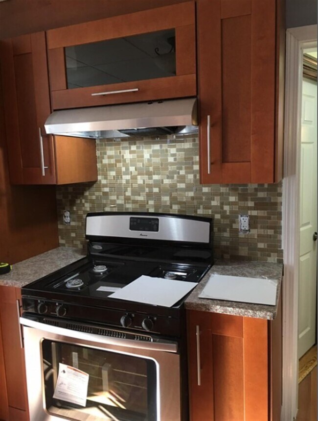 Photo - 77 Lyman Ave Unidad 77