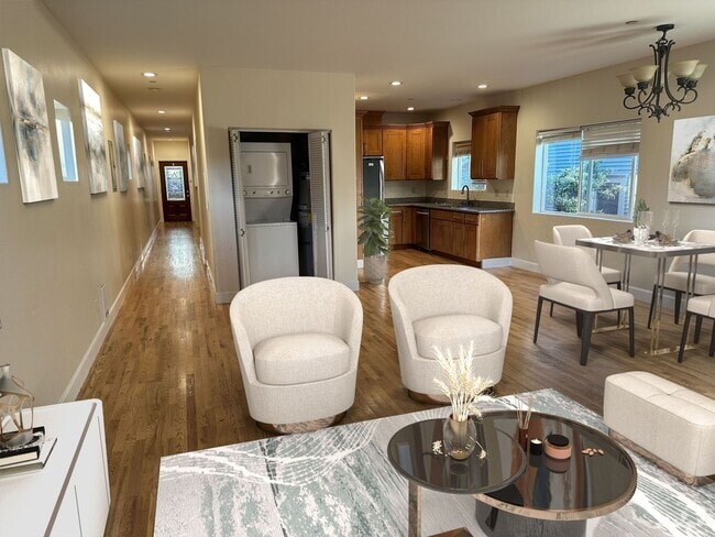 Building Photo - 916 Unit B Rental