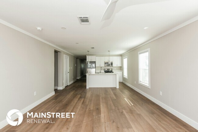 Photo - 2116 Belzise Terrace